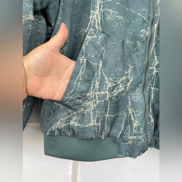 Urban Outfitters BDG Marcy Oversized Nylon Bomber Jacket small - Picture 9 of 17